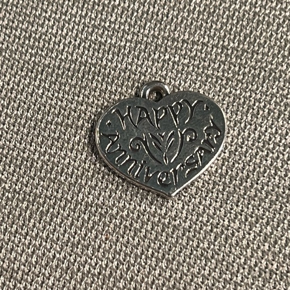 Happy Anniversary Charm - Picture 1 of 2